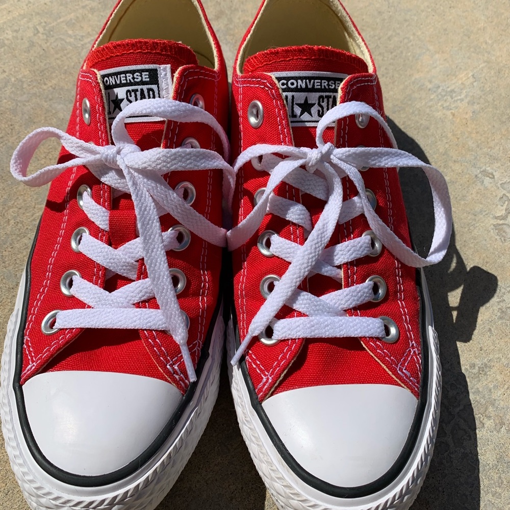 👟❤️RED CONVERSE LOW-TOPS ❤️👟
